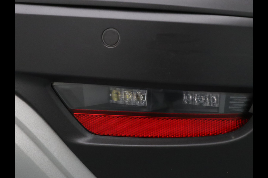 Renault Captur 160pk E-Tech Plug-in Hybrid Business Automaat Camera | Cruise | Navi | Parkeersens. v+a