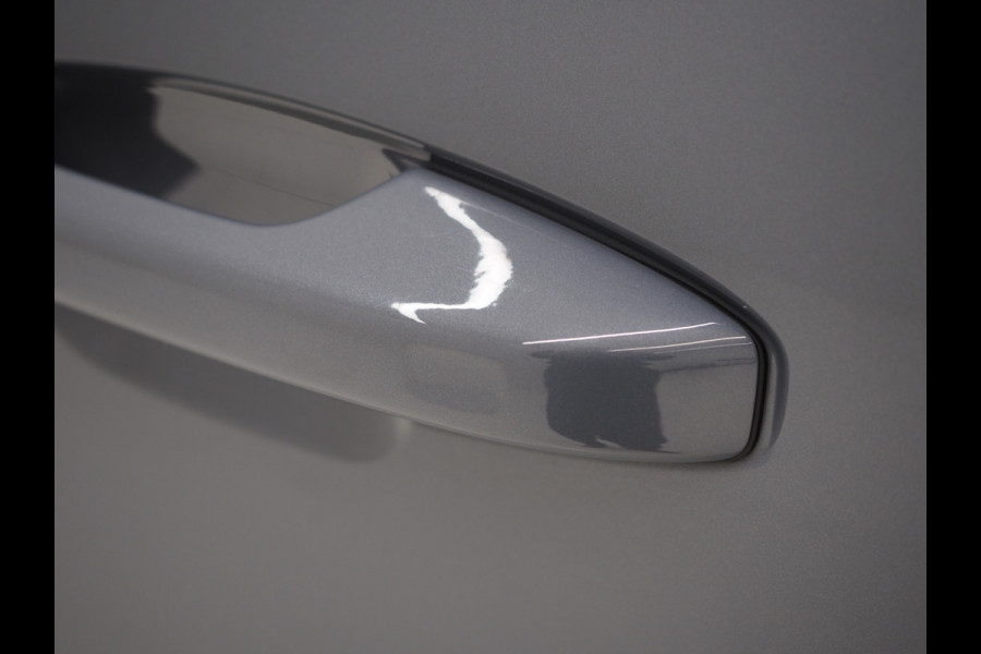 Volvo XC40 1.5 T5 Recharge R-Design | Panoramadak | Pilot Assist | Harman/Kardon | Trekhaak | Leder | 360 | Keyless