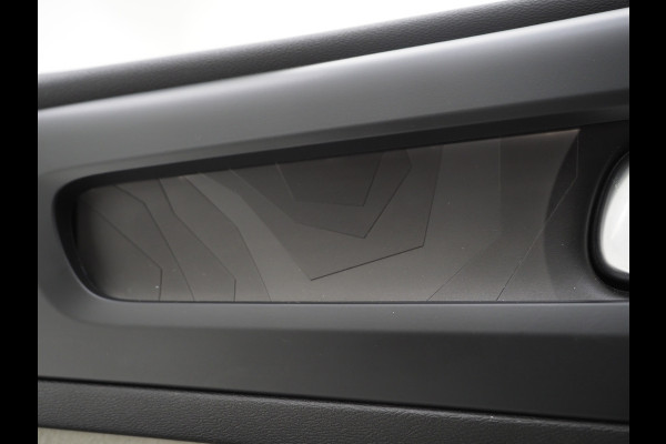 Volvo XC40 1.5 T5 Recharge R-Design | Panoramadak | Pilot Assist | Harman/Kardon | Trekhaak | Leder | 360 | Keyless