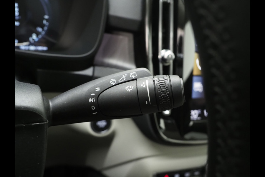 Volvo XC40 1.5 T5 Recharge R-Design | Panoramadak | Pilot Assist | Harman/Kardon | Trekhaak | Leder | 360 | Keyless
