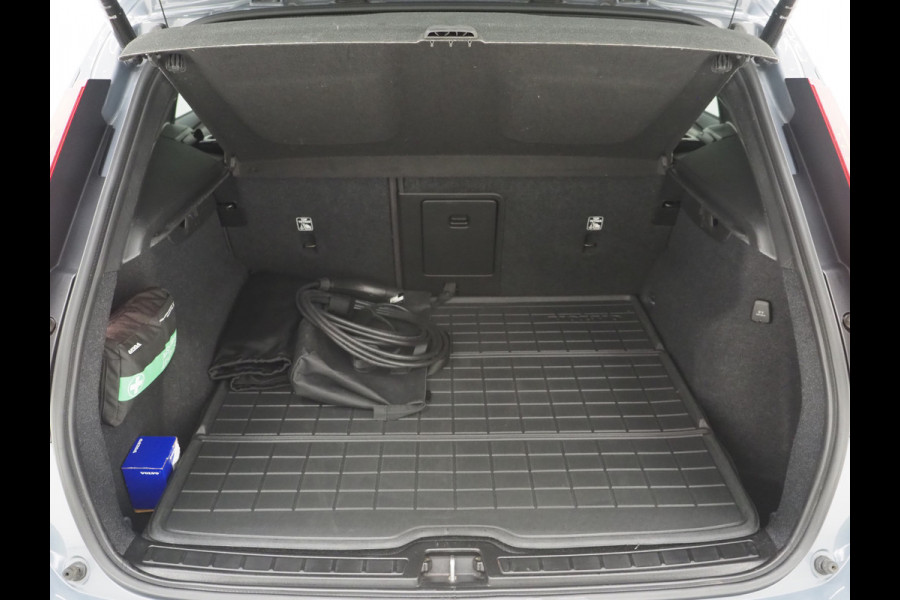 Volvo XC40 1.5 T5 Recharge R-Design | Panoramadak | Pilot Assist | Harman/Kardon | Trekhaak | Leder | 360 | Keyless