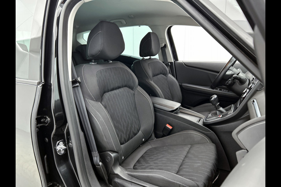 Renault Scénic 1.3 TCe Limited (NAVIGATIE, STOELVERWARMING, TREKHAAK, PDC, CAMERA, GOED ONDERHOUDEN)