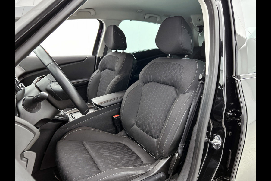 Renault Scénic 1.3 TCe Limited (NAVIGATIE, STOELVERWARMING, TREKHAAK, PDC, CAMERA, GOED ONDERHOUDEN)