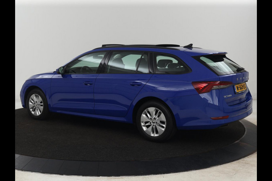 Škoda Octavia 1.0 e-TSI Business Edition | Panoramadak | Trekhaak | Stoelverwarming | Carplay | Parkeerhulp | Cruise control | Digital Cockpit | Climate control