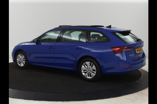 Škoda Octavia 1.0 e-TSI Business Edition | Panoramadak | Trekhaak | Stoelverwarming | Carplay | Parkeerhulp | Cruise control | Digital Cockpit | Climate control