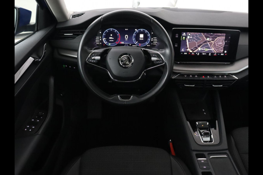 Škoda Octavia 1.0 e-TSI Business Edition | Panoramadak | Trekhaak | Stoelverwarming | Carplay | Parkeerhulp | Cruise control | Digital Cockpit | Climate control