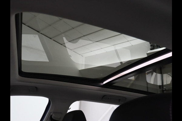 Škoda Octavia 1.0 e-TSI Business Edition | Panoramadak | Trekhaak | Stoelverwarming | Carplay | Parkeerhulp | Cruise control | Digital Cockpit | Climate control