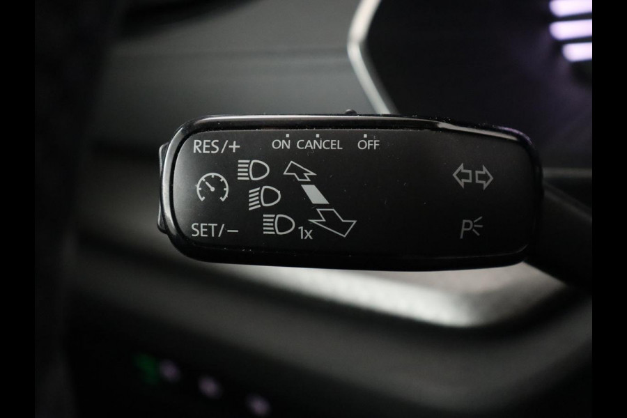 Škoda Octavia 1.0 e-TSI Business Edition | Panoramadak | Trekhaak | Stoelverwarming | Carplay | Parkeerhulp | Cruise control | Digital Cockpit | Climate control