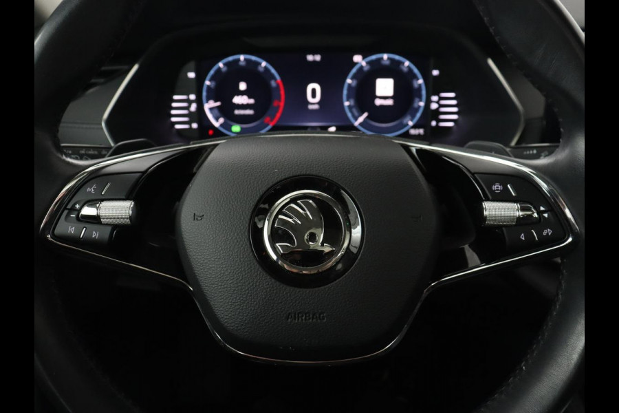 Škoda Octavia 1.0 e-TSI Business Edition | Panoramadak | Trekhaak | Stoelverwarming | Carplay | Parkeerhulp | Cruise control | Digital Cockpit | Climate control