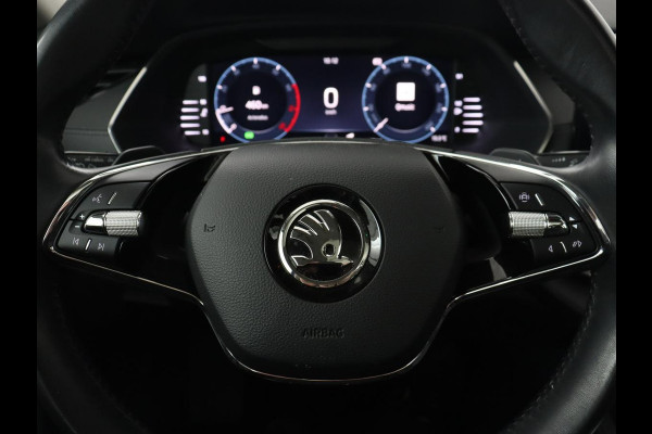 Škoda Octavia 1.0 e-TSI Business Edition | Panoramadak | Trekhaak | Stoelverwarming | Carplay | Parkeerhulp | Cruise control | Digital Cockpit | Climate control