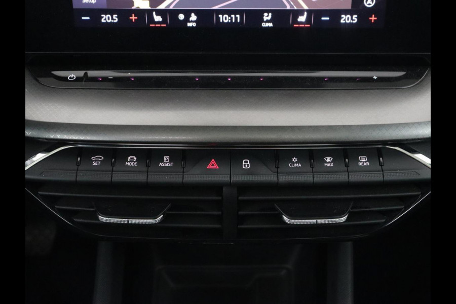 Škoda Octavia 1.0 e-TSI Business Edition | Panoramadak | Trekhaak | Stoelverwarming | Carplay | Parkeerhulp | Cruise control | Digital Cockpit | Climate control