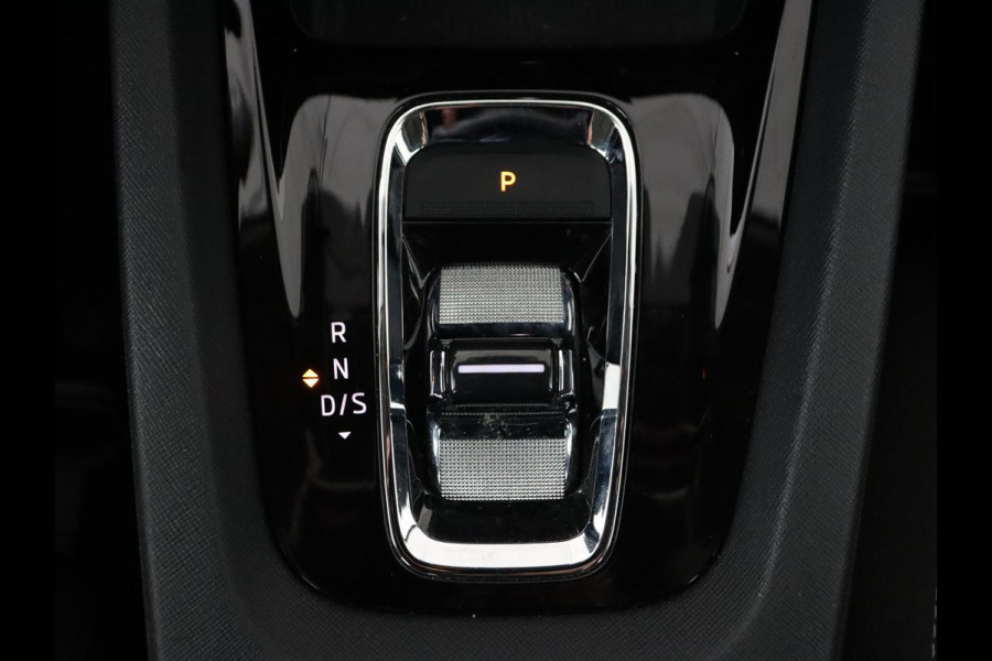 Škoda Octavia 1.0 e-TSI Business Edition | Panoramadak | Trekhaak | Stoelverwarming | Carplay | Parkeerhulp | Cruise control | Digital Cockpit | Climate control