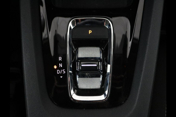Škoda Octavia 1.0 e-TSI Business Edition | Panoramadak | Trekhaak | Stoelverwarming | Carplay | Parkeerhulp | Cruise control | Digital Cockpit | Climate control