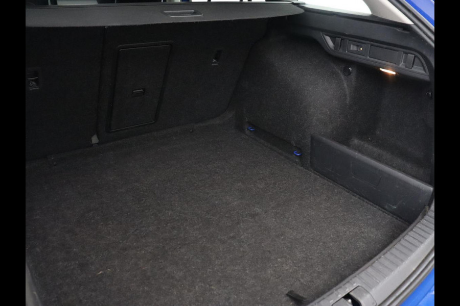 Škoda Octavia 1.0 e-TSI Business Edition | Panoramadak | Trekhaak | Stoelverwarming | Carplay | Parkeerhulp | Cruise control | Digital Cockpit | Climate control