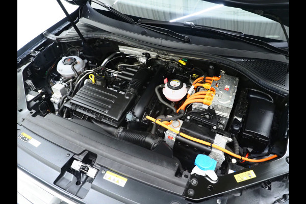 Volkswagen Tiguan 1.4 TSI eHybrid Elegance | Panoramadak | Trekhaak | Camera | Adaptive Cruise | Virtual | Keyless | Carplay