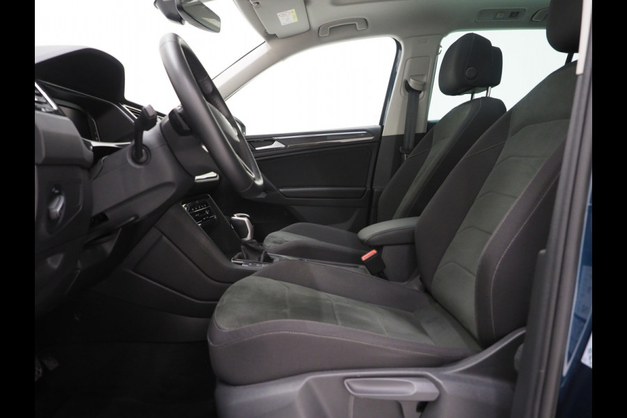 Volkswagen Tiguan 1.4 TSI eHybrid Elegance | Panoramadak | Trekhaak | Camera | Adaptive Cruise | Virtual | Keyless | Carplay