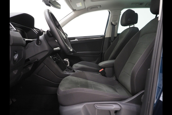 Volkswagen Tiguan 1.4 TSI eHybrid Elegance | Panoramadak | Trekhaak | Camera | Adaptive Cruise | Virtual | Keyless | Carplay