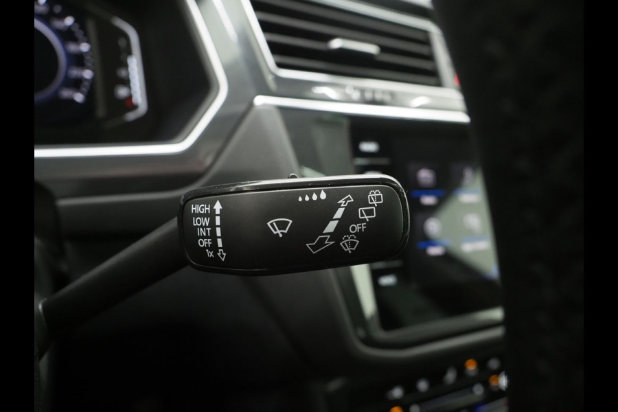 Volkswagen Tiguan 1.4 TSI eHybrid Elegance | Panoramadak | Trekhaak | Camera | Adaptive Cruise | Virtual | Keyless | Carplay
