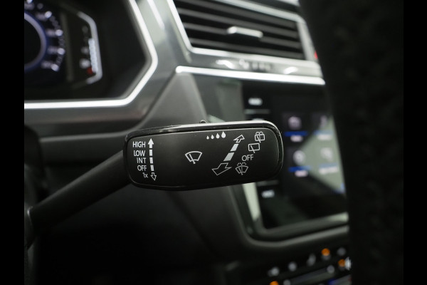 Volkswagen Tiguan 1.4 TSI eHybrid Elegance | Panoramadak | Trekhaak | Camera | Adaptive Cruise | Virtual | Keyless | Carplay