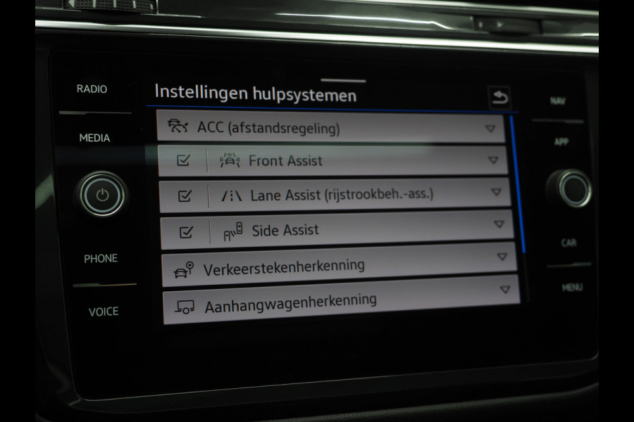 Volkswagen Tiguan 1.4 TSI eHybrid Elegance | Panoramadak | Trekhaak | Camera | Adaptive Cruise | Virtual | Keyless | Carplay