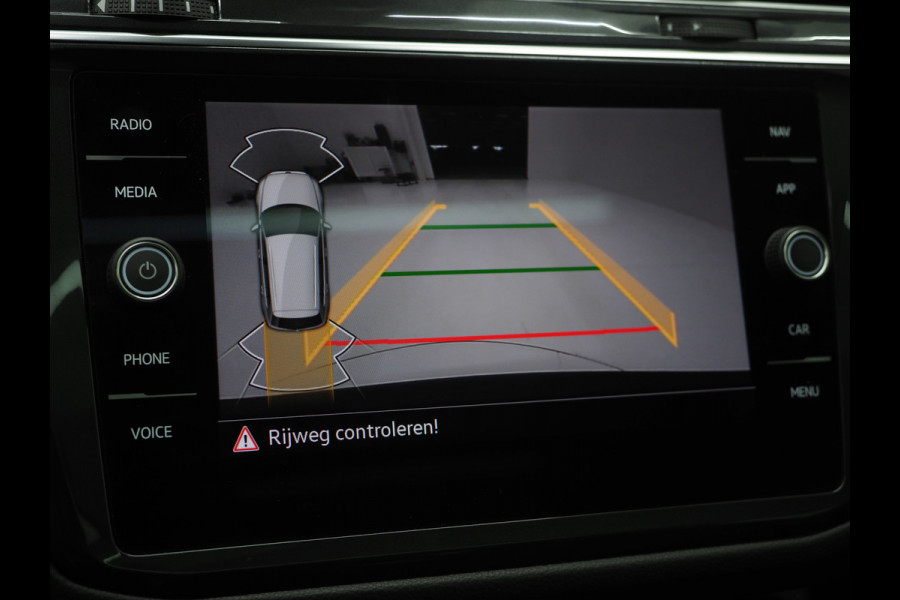 Volkswagen Tiguan 1.4 TSI eHybrid Elegance | Panoramadak | Trekhaak | Camera | Adaptive Cruise | Virtual | Keyless | Carplay