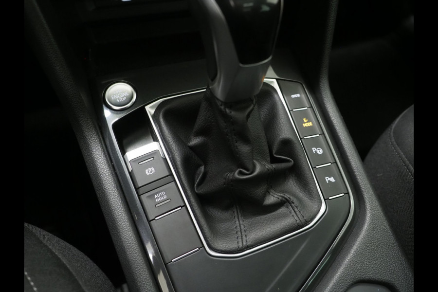 Volkswagen Tiguan 1.4 TSI eHybrid Elegance | Panoramadak | Trekhaak | Camera | Adaptive Cruise | Virtual | Keyless | Carplay