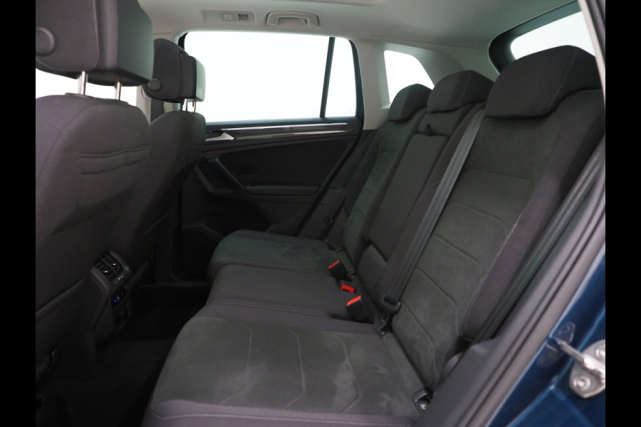 Volkswagen Tiguan 1.4 TSI eHybrid Elegance | Panoramadak | Trekhaak | Camera | Adaptive Cruise | Virtual | Keyless | Carplay