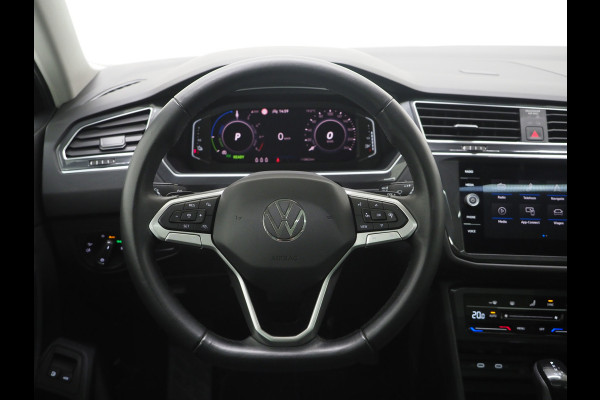 Volkswagen Tiguan 1.4 TSI eHybrid Elegance | Panoramadak | Trekhaak | Camera | Adaptive Cruise | Virtual | Keyless | Carplay