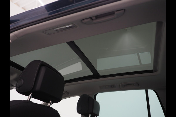 Volkswagen Tiguan 1.4 TSI eHybrid Elegance | Panoramadak | Trekhaak | Camera | Adaptive Cruise | Virtual | Keyless | Carplay