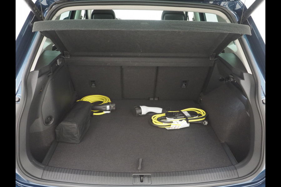 Volkswagen Tiguan 1.4 TSI eHybrid Elegance | Panoramadak | Trekhaak | Camera | Adaptive Cruise | Virtual | Keyless | Carplay
