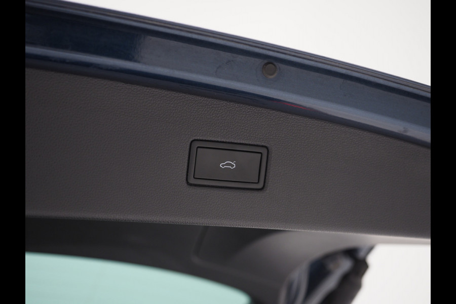 Volkswagen Tiguan 1.4 TSI eHybrid Elegance | Panoramadak | Trekhaak | Camera | Adaptive Cruise | Virtual | Keyless | Carplay