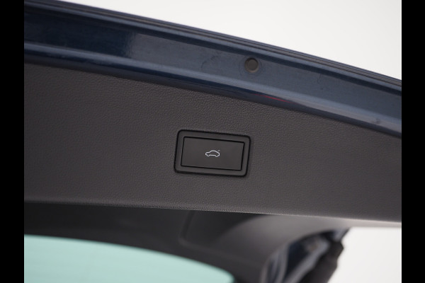 Volkswagen Tiguan 1.4 TSI eHybrid Elegance | Panoramadak | Trekhaak | Camera | Adaptive Cruise | Virtual | Keyless | Carplay