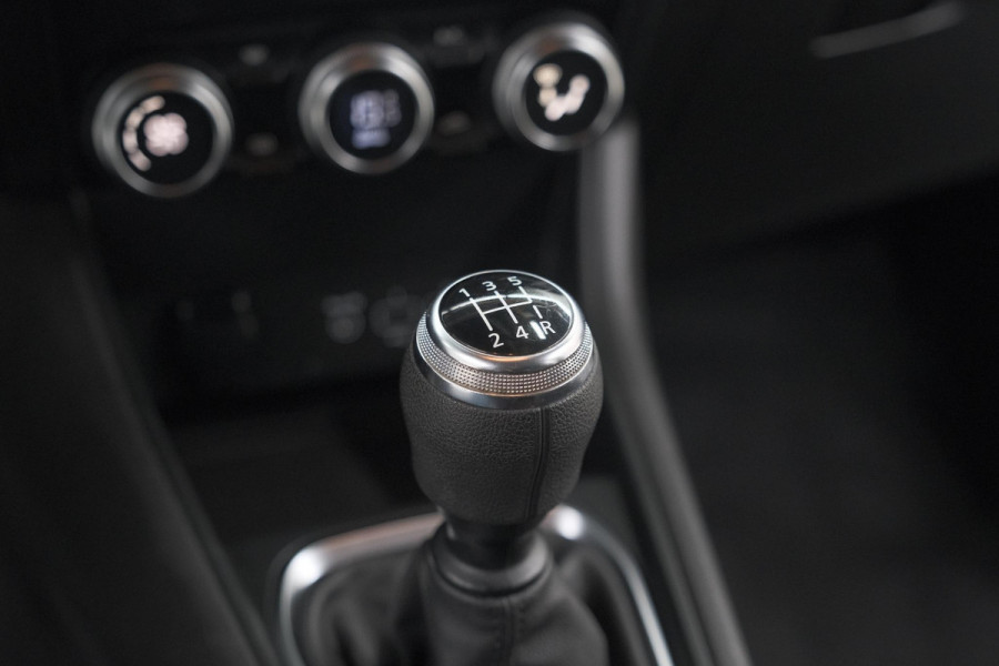 Renault Captur TCe 100 Intens | Stoelverwarming | Camera | Apple Carplay