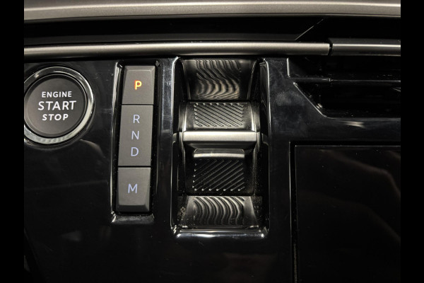 Peugeot 5008 1.2 Hybrid 136pk Allure Automaat Navigatie Cruise control Climate control LED Parkeersensoren Camera Apple Carplay/ Android Auto Radio