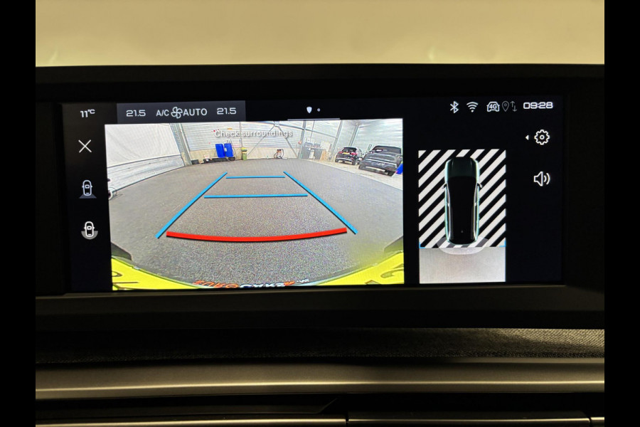 Peugeot 5008 1.2 Hybrid 136 pk Allure Automaat Navigatie Cruise control Climate control LED Camera Apple Carplay/ Android Auto