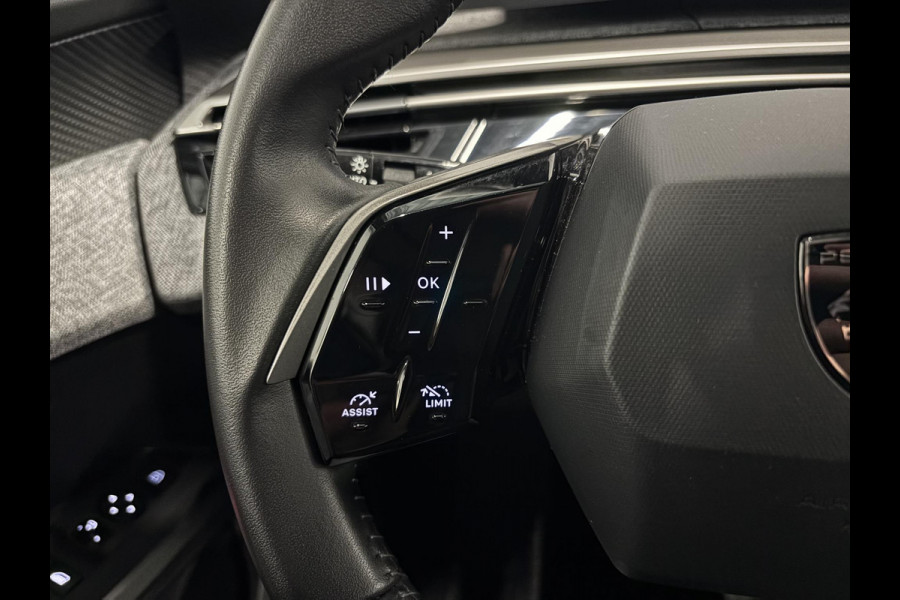 Peugeot 5008 1.2 Hybrid 136 pk Allure Automaat Navigatie Cruise control Climate control LED Camera Apple Carplay/ Android Auto