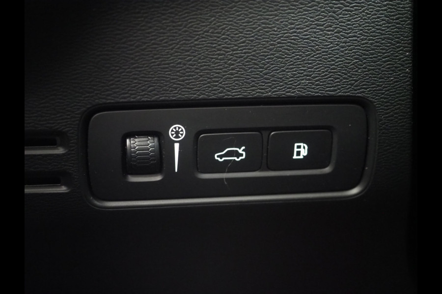 Volvo XC40 1.5 T5 Recharge Inscription | Panoramadak | Trekhaak | Leder | Camera | Keyless | Cruise | Carplay