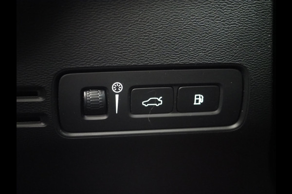 Volvo XC40 1.5 T5 Recharge Inscription | Panoramadak | Trekhaak | Leder | Camera | Keyless | Cruise | Carplay
