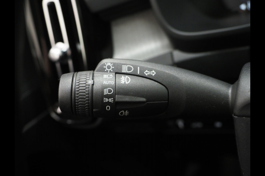 Volvo XC40 1.5 T5 Recharge Inscription | Panoramadak | Trekhaak | Leder | Camera | Keyless | Cruise | Carplay
