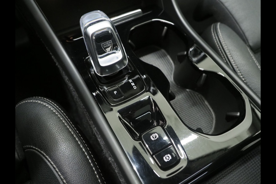 Volvo XC40 1.5 T5 Recharge Inscription | Panoramadak | Trekhaak | Leder | Camera | Keyless | Cruise | Carplay