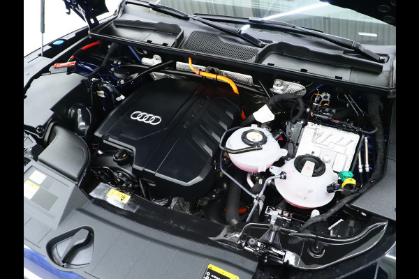 Audi Q5 Sportback 55 TFSI e Quattro S edition Competition | Panoramadak | B&O | Leder | 360 | Keyless | Dodehoek | Virtual | Carplay