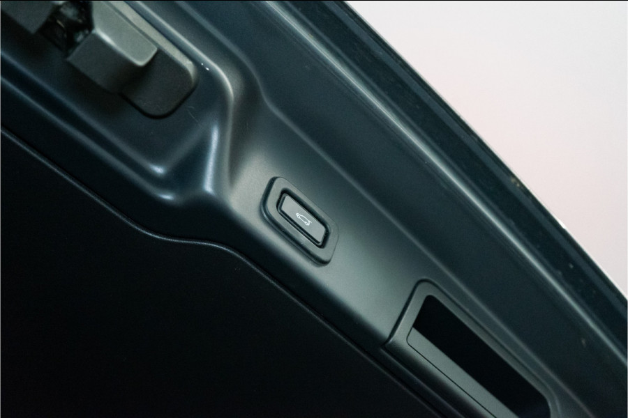 Land Rover Range Rover Evoque 2.0 P200 AWD R-Dynamic HSE 200PK | Pano | Sfeer | Keyless | Meridian | 12 MND Garantie