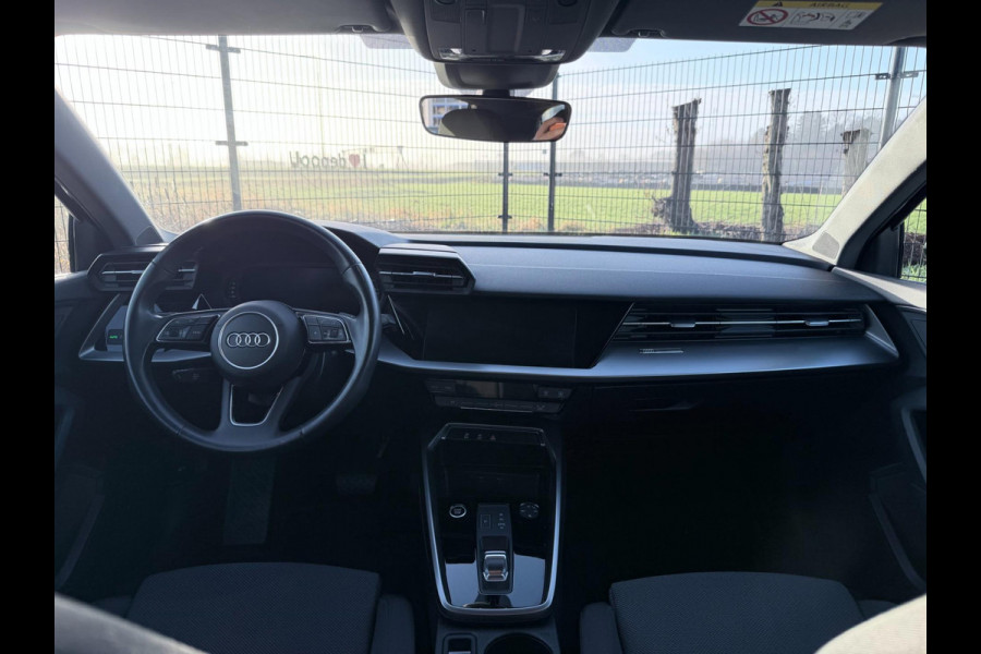 Audi A3 Sportback 30 TFSI Business edition | 1ste Eigenaar | Sportstoelen | Carplay | PDC