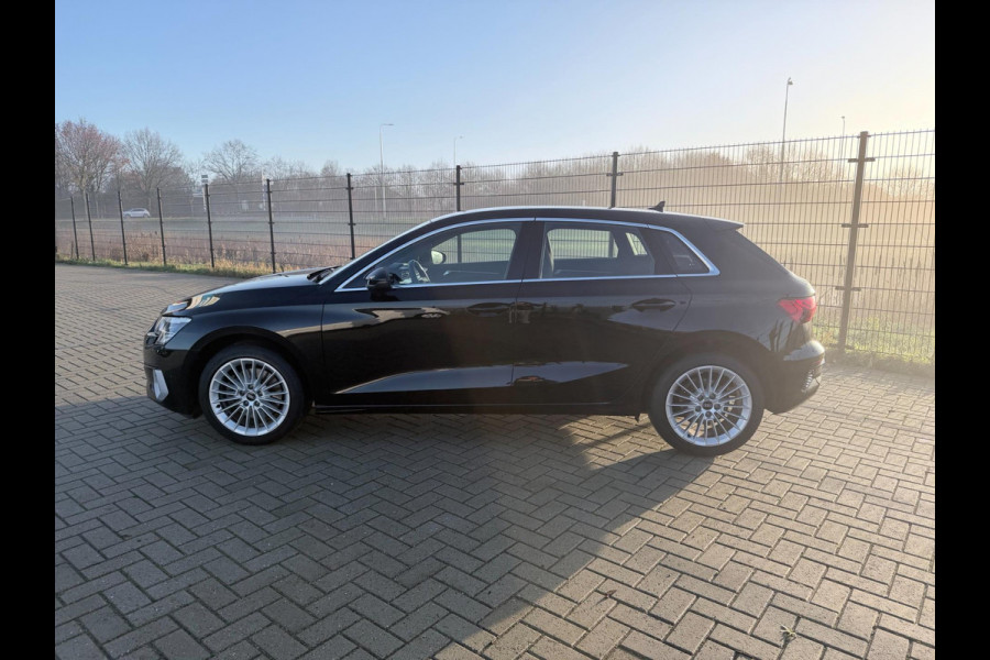 Audi A3 Sportback 30 TFSI Business edition | 1ste Eigenaar | Sportstoelen | Carplay | PDC