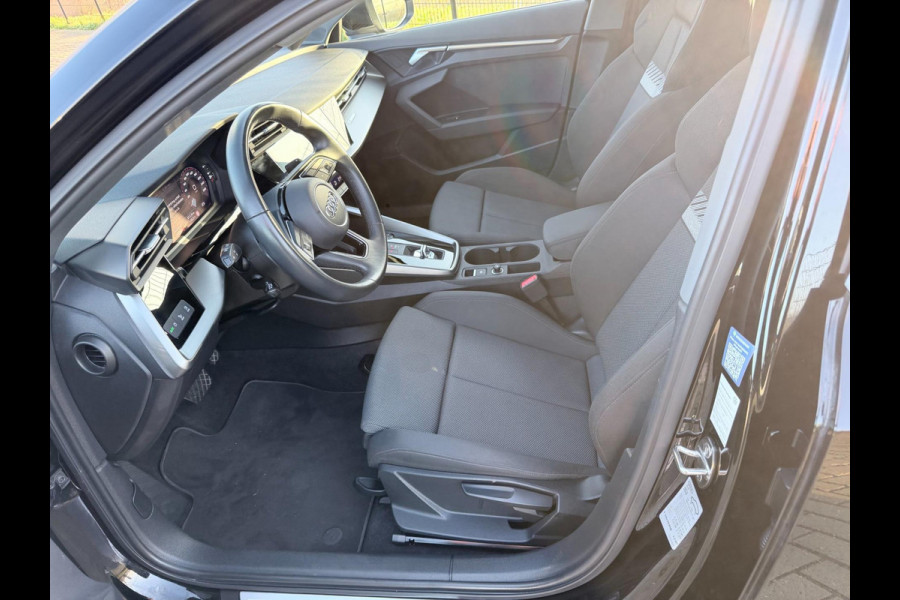 Audi A3 Sportback 30 TFSI Business edition | 1ste Eigenaar | Sportstoelen | Carplay | PDC