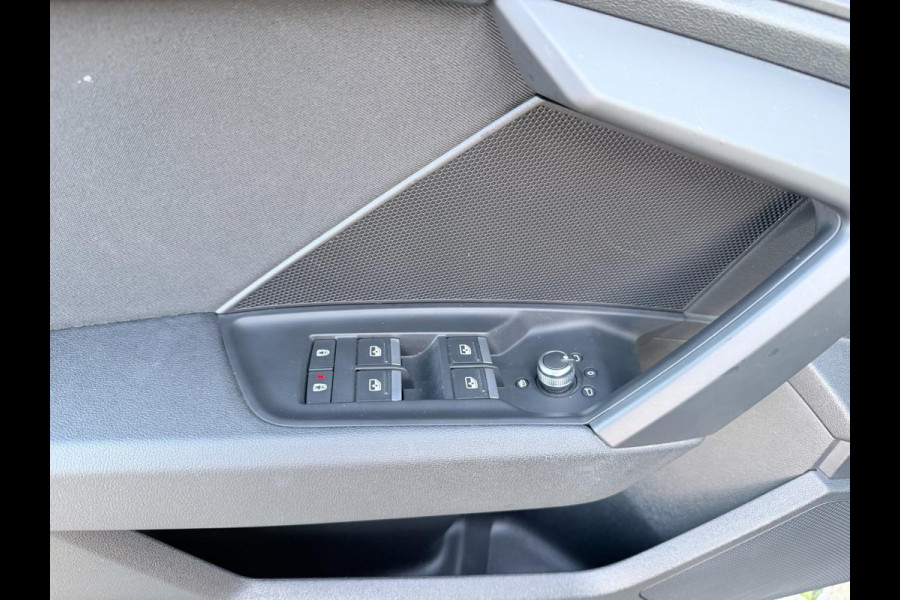 Audi A3 Sportback 30 TFSI Business edition | 1ste Eigenaar | Sportstoelen | Carplay | PDC