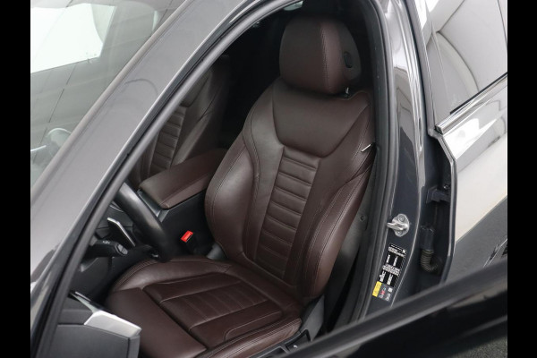 BMW 3-serie 320e M Sport | Leder | Adaptive cruise | Stoelverwarming | Camera | Keyless | Carplay | Sportstoelen | Live Cockpit | Navigatie | Full LED | PHEV | Plug In