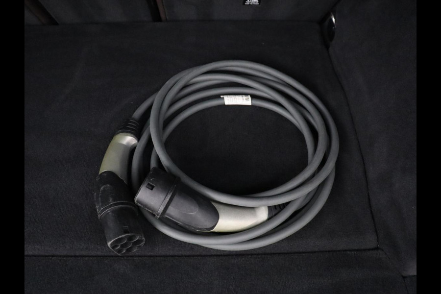 BMW 3-serie 320e M Sport | Leder | Adaptive cruise | Stoelverwarming | Camera | Keyless | Carplay | Sportstoelen | Live Cockpit | Navigatie | Full LED | PHEV | Plug In