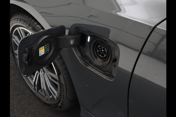 BMW 3-serie 320e M Sport | Leder | Adaptive cruise | Stoelverwarming | Camera | Keyless | Carplay | Sportstoelen | Live Cockpit | Navigatie | Full LED | PHEV | Plug In