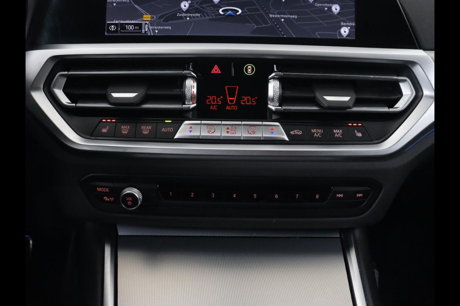 BMW 3-serie 320e M Sport | Leder | Adaptive cruise | Stoelverwarming | Camera | Keyless | Carplay | Sportstoelen | Live Cockpit | Navigatie | Full LED | PHEV | Plug In